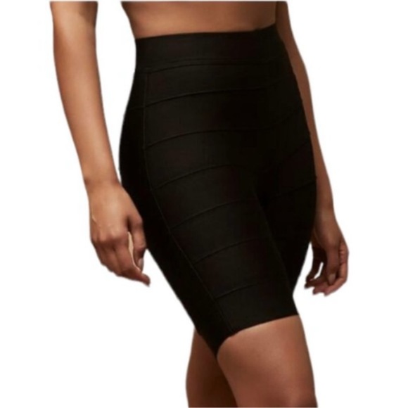 HERVE LEGER x FOREVER 21 | Knit Short in Black - Picture 3 of 5